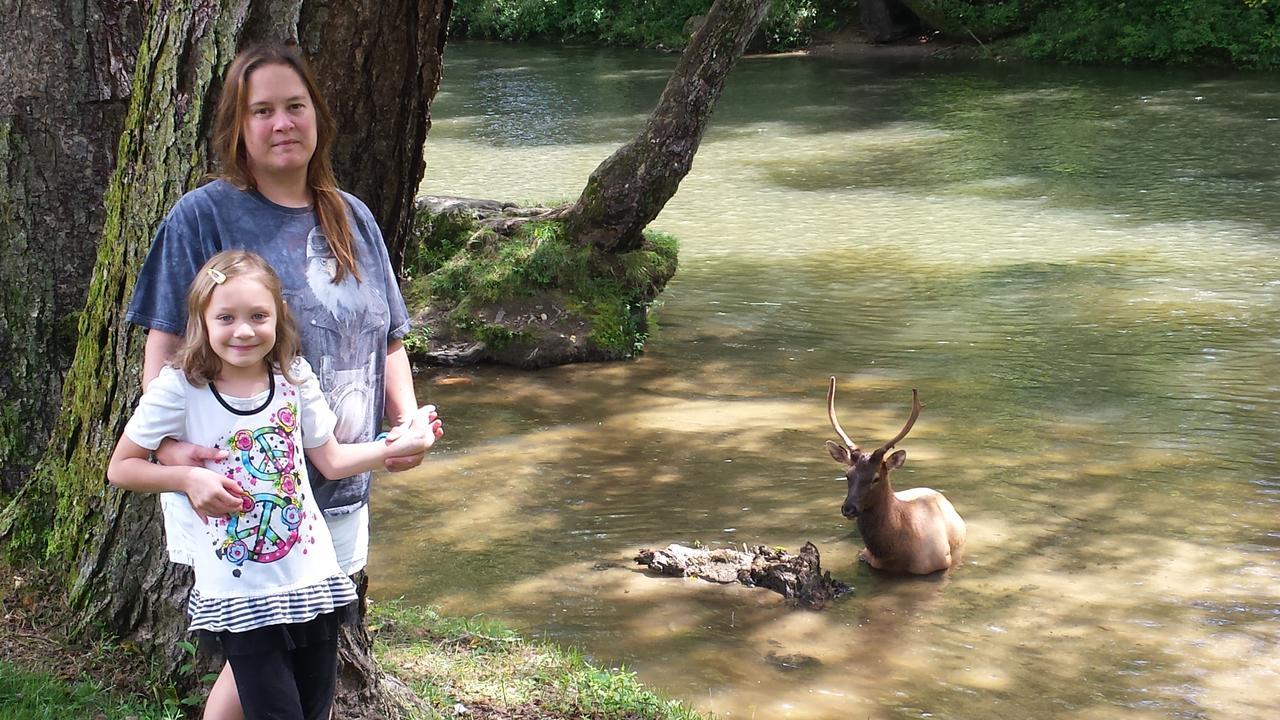 两江汽车旅馆 布赖森城 外观 照片